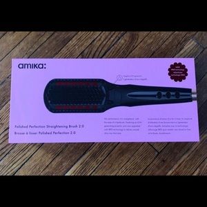 Amika polish perfection straightening brush